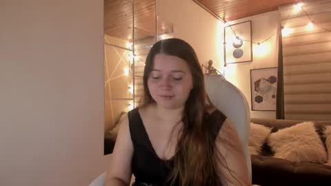 Snapshot of sophiee09_ chatting on 10/14/25, 02:07 Sophie  online show from 10/14/25, 02:07