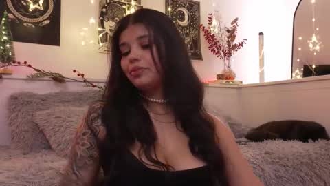 Sophiee  online show from 12/19/25, 07:32