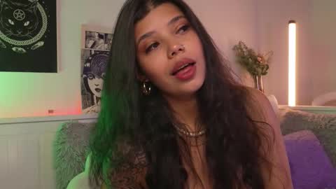 Snapshot of sophiee_art chatting on 03/18/26, 04:26 Sophiee online show from 03/18/26, 04:26
