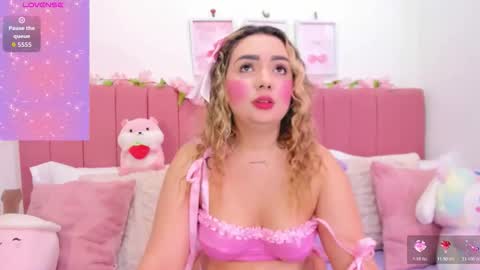 Snapshot of sophiee_rosee chatting on 12/21/25, 04:58 sophiee rosee online show from 12/21/25, 04:58