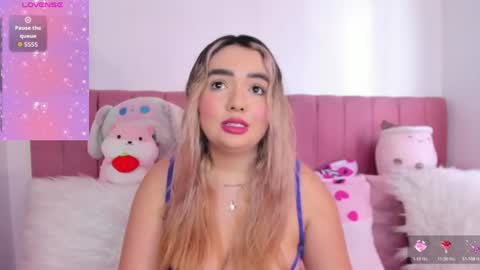 Snapshot of sophiee_rosee chatting on 06/27/26, 05:07 sophiee rosee online show from 06/27/26, 05:07