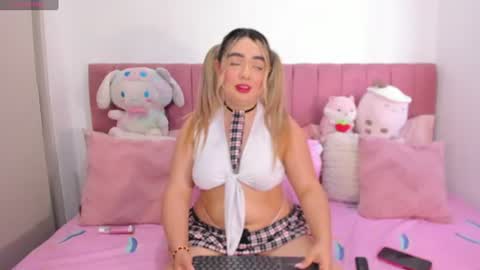Snapshot of sophiee_rosee chatting on 07/08/26, 05:17 sophiee rosee online show from 07/08/26, 05:17