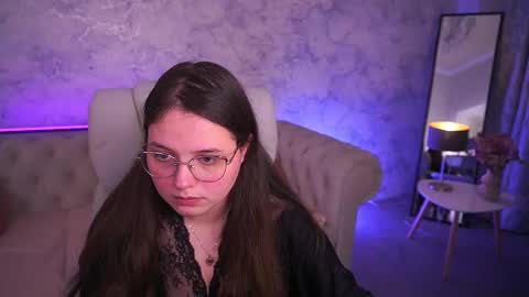 sophieedreams online show from 12/17/25, 11:00