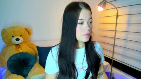 Sophie online show from 02/12/25, 02:03