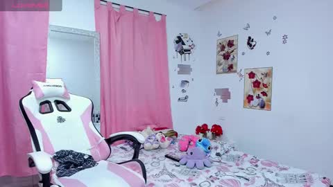 Sophie Woods  online show from 12/28/24, 09:08