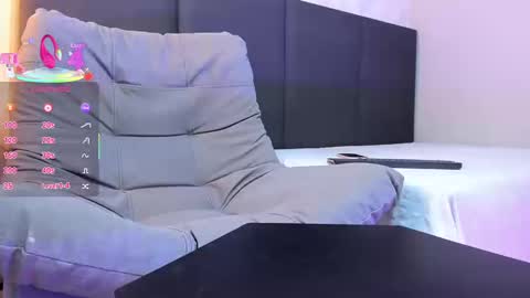 sophieharris__ online show from 09/15/25, 08:09