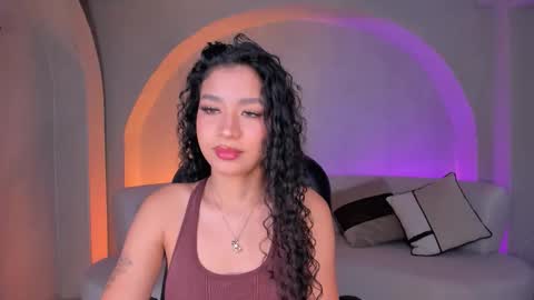 Snapshot of sophiehouston_ chatting on 10/24/25, 04:09 Sophie Houston online show from 10/24/25, 04:09