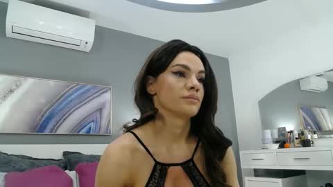 Sophie online show from 01/06/25, 05:38