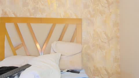 Snapshot of sophiekozlov chatting on 12/27/24, 03:59 Sophie online show from 12/27/24, 03:59