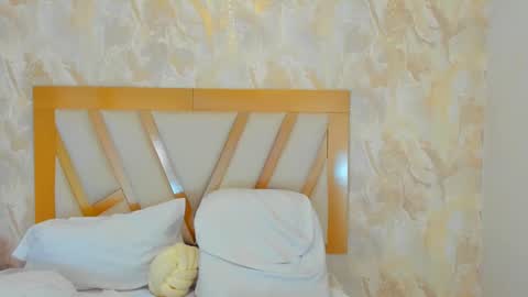 Snapshot of sophiekozlov chatting on 09/17/25, 12:51 Sophie online show from 09/17/25, 12:51