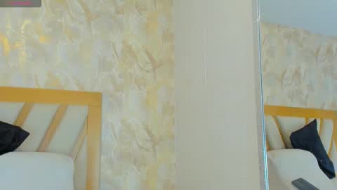 Snapshot of sophiekozlov chatting on 12/19/25, 12:12 Sophie online show from 12/19/25, 12:12