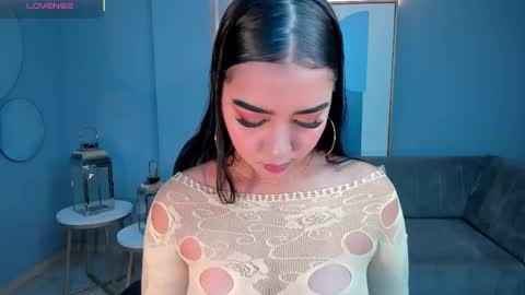 Snapshot of sophielanne chatting on 02/07/26, 04:38 Sophie online show from 02/07/26, 04:38