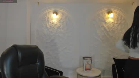 Snapshot of sophielanne chatting on 02/22/26, 11:25 Sophie online show from 02/22/26, 11:25