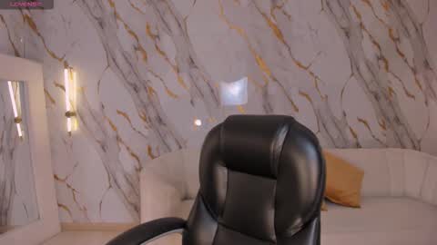 Snapshot of sophielanne chatting on 03/22/26, 04:05 Sophie online show from 03/22/26, 04:05