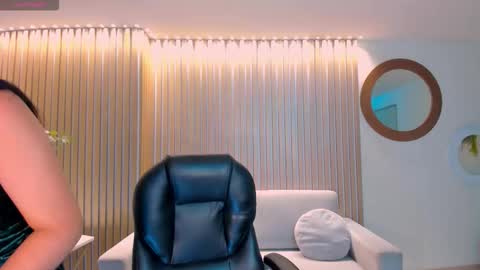 Snapshot of sophielanne chatting on 03/24/26, 04:28 Sophie online show from 03/24/26, 04:28