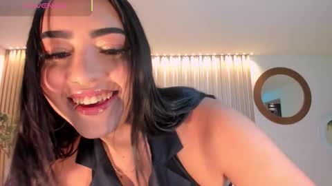 Snapshot of sophielanne chatting on 03/25/26, 03:45 Sophie online show from 03/25/26, 03:45