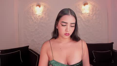 Snapshot of sophielanne chatting on 04/01/26, 04:13 Sophie online show from 04/01/26, 04:13