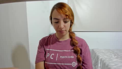 Snapshot of sophielatina chatting on 04/16/26, 01:28 Sophia online show from 04/16/26, 01:28