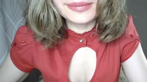 Sophiemisss online show from 05/25/26, 06:08