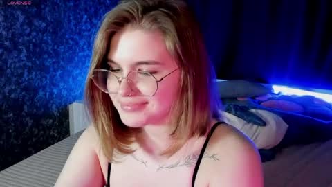 Snapshot of sophiemure chatting on 04/16/26, 09:39 Sophie online show from 04/16/26, 09:39