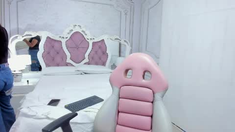 Snapshot of sophiesexx_ chatting on 05/01/26, 06:45 Sopjie online show from 05/01/26, 06:45