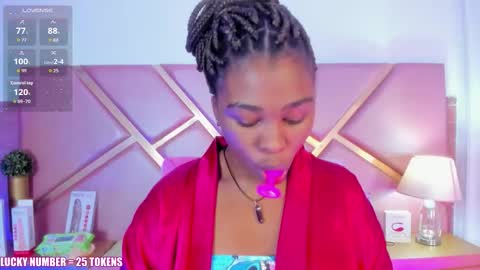 Snapshot of sophiesinclair chatting on 12/14/25, 02:50 Sophie online show from 12/14/25, 02:50