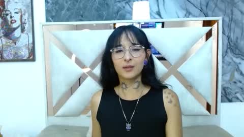 Snapshot of sophiesmithcs chatting on 04/12/26, 08:03 sophieesmithcs online show from 04/12/26, 08:03