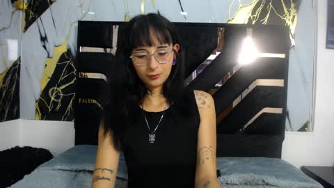 Snapshot of sophiesmithcs chatting on 05/06/26, 01:36 sophieesmithcs online show from 05/06/26, 01:36