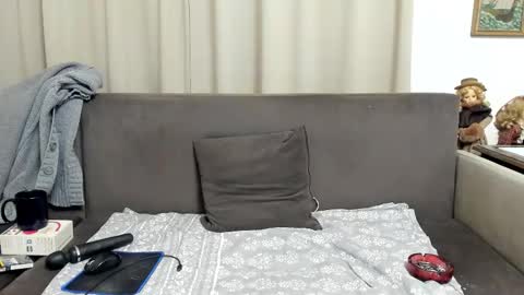 Sofia online show from 10/15/25, 05:13