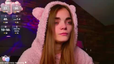 Snapshot of sophiesuvi chatting on 12/07/24, 11:29 Sophie and my bestie Mandy    online show from 12/07/24, 11:29