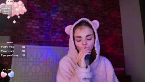 Snapshot of sophiesuvi chatting on 12/07/24, 05:42 Sophie and my bestie Mandy    online show from 12/07/24, 05:42