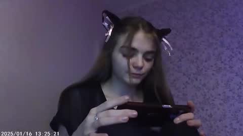 Snapshot of sophiesuvi chatting on 01/15/25, 03:07 Sophie and my bestie Mandy    online show from 01/15/25, 03:07