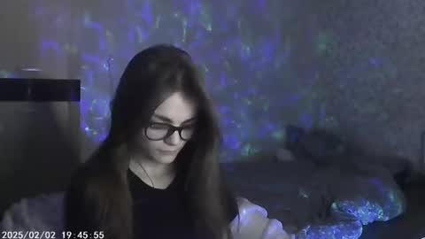 Snapshot of sophiesuvi chatting on 02/01/25, 09:29 Sophie and my bestie Mandy    online show from 02/01/25, 09:29