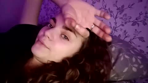 Snapshot of sophiesuvi chatting on 02/08/25, 03:00 Sophie and my bestie Mandy    online show from 02/08/25, 03:00