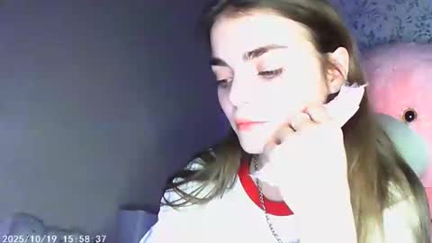 Snapshot of sophiesuvi chatting on 10/18/25, 05:46 Sophie and my bestie Mandy    online show from 10/18/25, 05:46