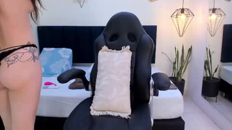 sophieturner_mg online show from 07/17/26, 07:08