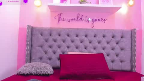 Snapshot of sophiia_77 chatting on 04/20/26, 08:43 Sophii online show from 04/20/26, 08:43