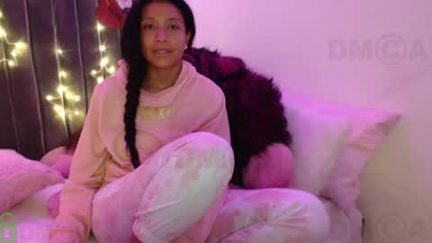 Snapshot of sophiia_dreams chatting on 12/14/24, 03:18 Sophia this is not my real name online show from 12/14/24, 03:18