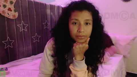 Snapshot of sophiia_dreams chatting on 12/20/24, 01:36 Sophia this is not my real name online show from 12/20/24, 01:36