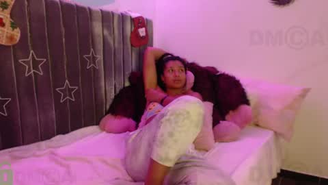 Snapshot of sophiia_dreams chatting on 12/24/24, 03:16 Sophia this is not my real name online show from 12/24/24, 03:16