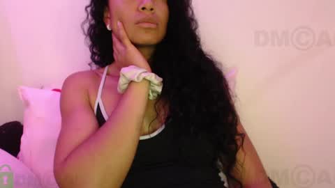 Snapshot of sophiia_dreams chatting on 12/28/24, 09:08 Sophia this is not my real name online show from 12/28/24, 09:08