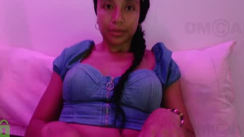 Snapshot of sophiia_dreams chatting on 01/04/25, 11:17 Sophia this is not my real name online show from 01/04/25, 11:17