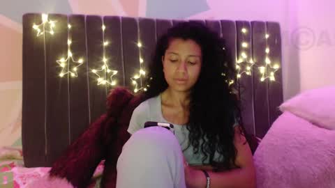 Snapshot of sophiia_dreams chatting on 02/28/25, 01:26 Sophia this is not my real name online show from 02/28/25, 01:26