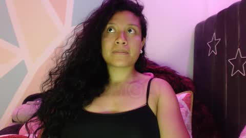 Snapshot of sophiia_dreams chatting on 10/01/25, 12:05 Sophia this is not my real name online show from 10/01/25, 12:05