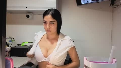 Snapshot of sophiie_blakee chatting on 04/09/26, 12:21 Sophiee online show from 04/09/26, 12:21