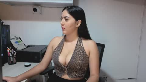 Snapshot of sophiie_blakee chatting on 04/15/26, 12:06 Sophiee online show from 04/15/26, 12:06