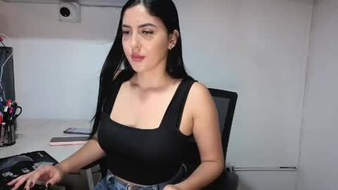 Snapshot of sophiie_blakee chatting on 05/01/26, 12:04 Sophiee online show from 05/01/26, 12:04