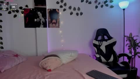 Snapshot of sophiie_parker chatting on 11/08/25, 07:12 Sophie online show from 11/08/25, 07:12