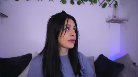 Sophiie online show from 11/19/25, 11:32