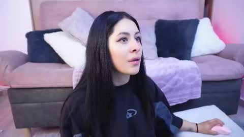 Snapshot of sophiiecums chatting on 03/17/26, 01:54 Sophiie online show from 03/17/26, 01:54